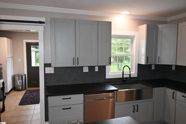 212 Donnan Road, Greenville, SC 29687