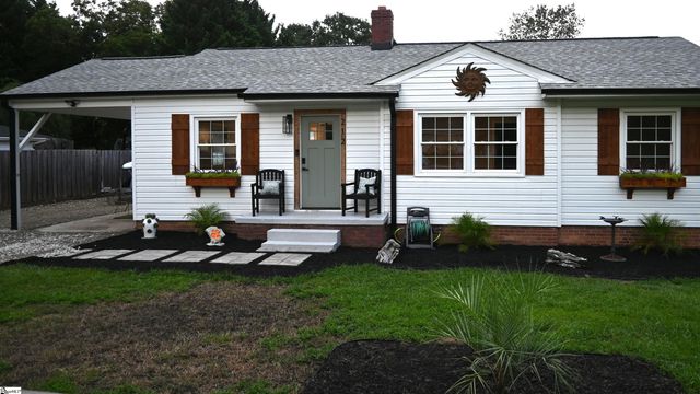 212 Donnan Road, Greenville, SC 29687