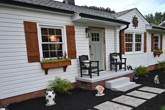 212 Donnan Road, Greenville, SC 29687