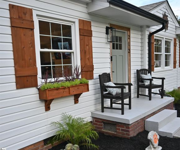 212 Donnan Road, Greenville, SC 29687