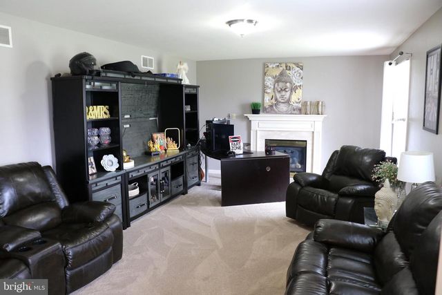 6102 FIRESIDE CIR, Harrisburg, PA 17109