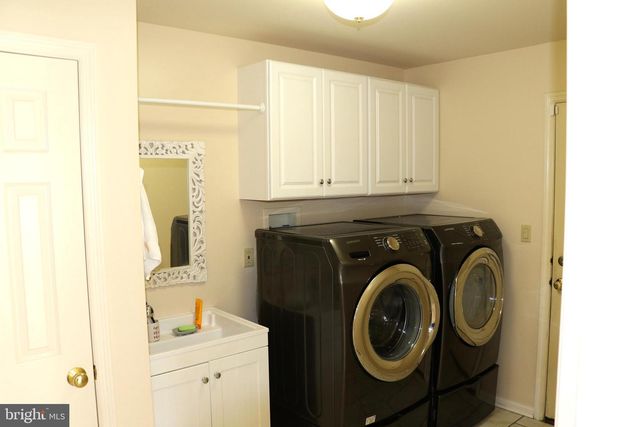 6102 FIRESIDE CIR, Harrisburg, PA 17109