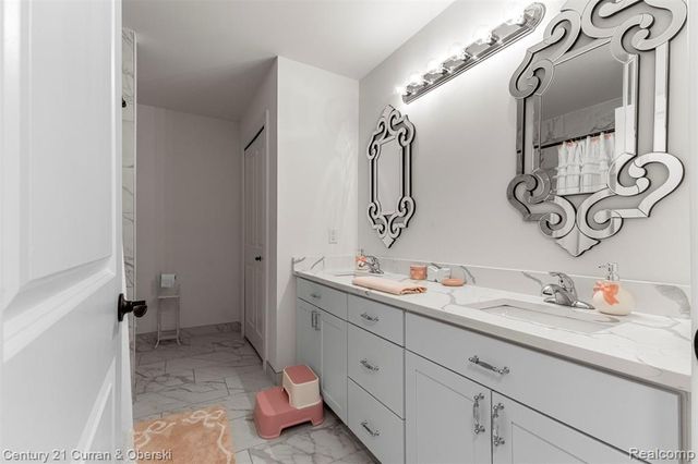 14079 Cobblestone Court, Belleville, MI 48111