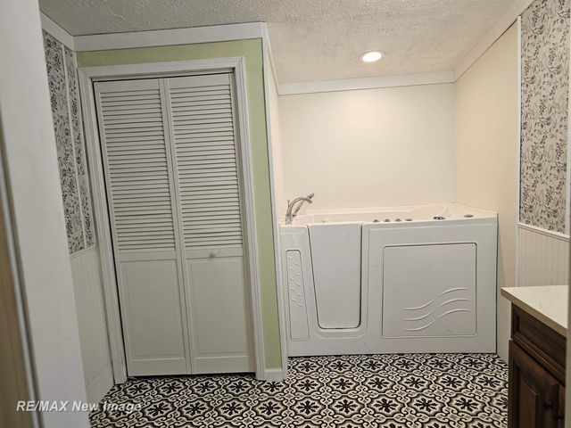 2002 W Isabella Road, Midland, MI 48640