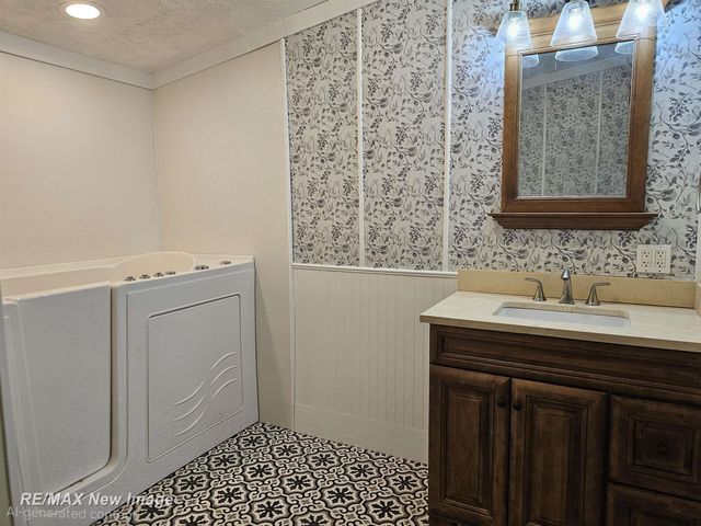 2002 W Isabella Road, Midland, MI 48640