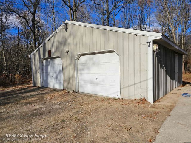 2002 W Isabella Road, Midland, MI 48640