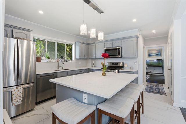 5 High St, Saugus, MA 01906