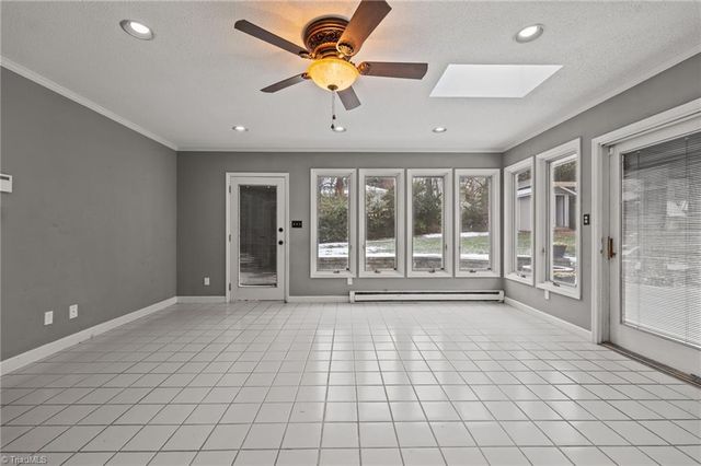 2009 Downing Street, Greensboro, NC 27410