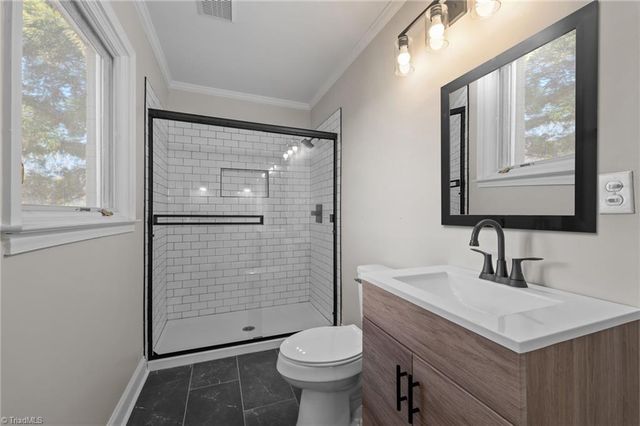 2009 Downing Street, Greensboro, NC 27410