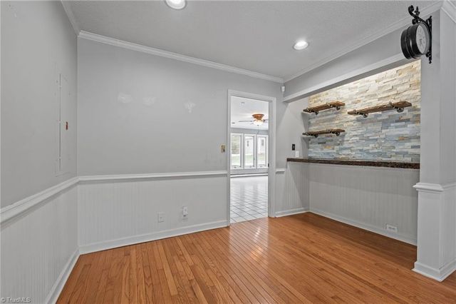 2009 Downing Street, Greensboro, NC 27410