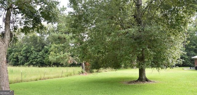 305 S BAKER Street, Glennville, GA 30427