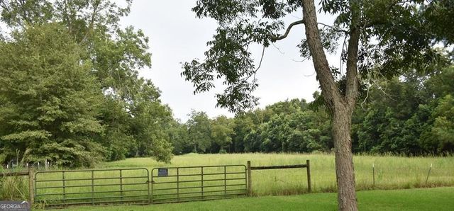 305 S BAKER Street, Glennville, GA 30427