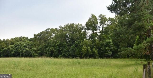 305 S BAKER Street, Glennville, GA 30427