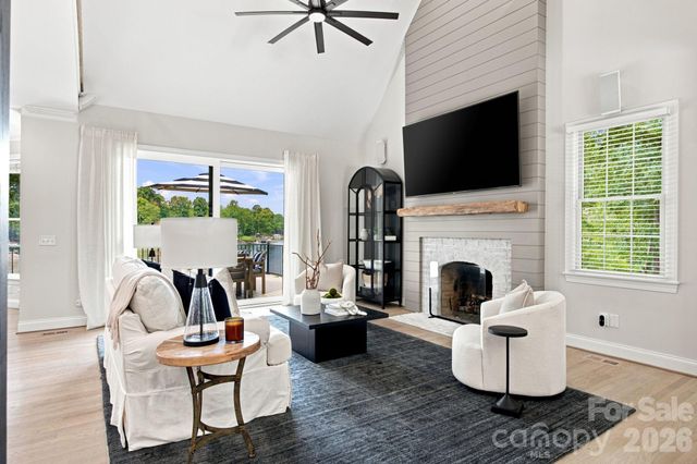 131 Long Cove Lane, Mooresville, NC 28117