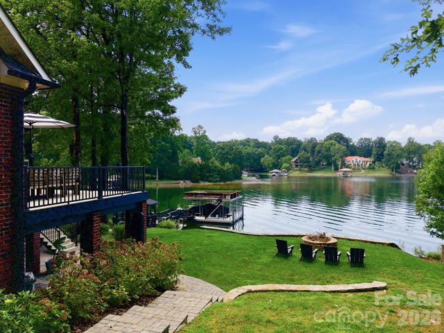 131 Long Cove Lane, Mooresville, NC 28117