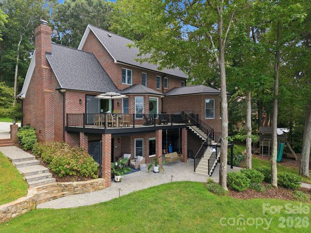 131 Long Cove Lane, Mooresville, NC 28117