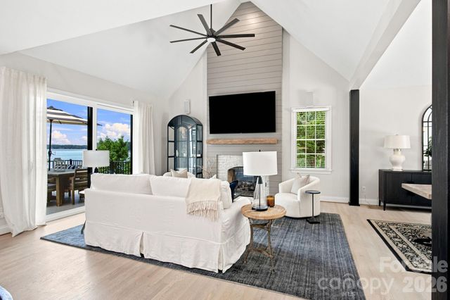 131 Long Cove Lane, Mooresville, NC 28117