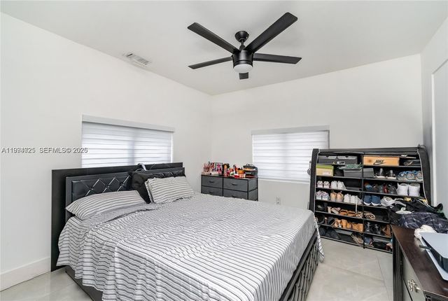 1946 NW 49th St, Miami, FL 33142