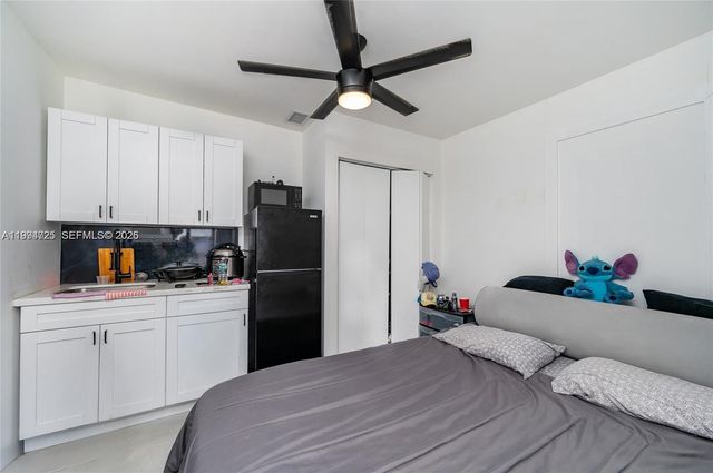 1946 NW 49th St, Miami, FL 33142