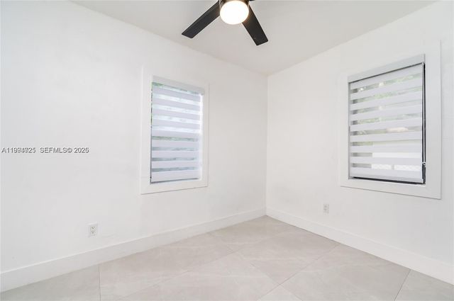 1946 NW 49th St, Miami, FL 33142