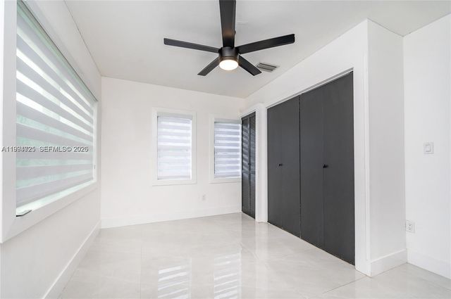 1946 NW 49th St, Miami, FL 33142