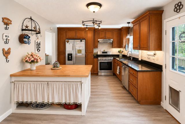 8618 Brookshadow Drive, Hixson, TN 37343