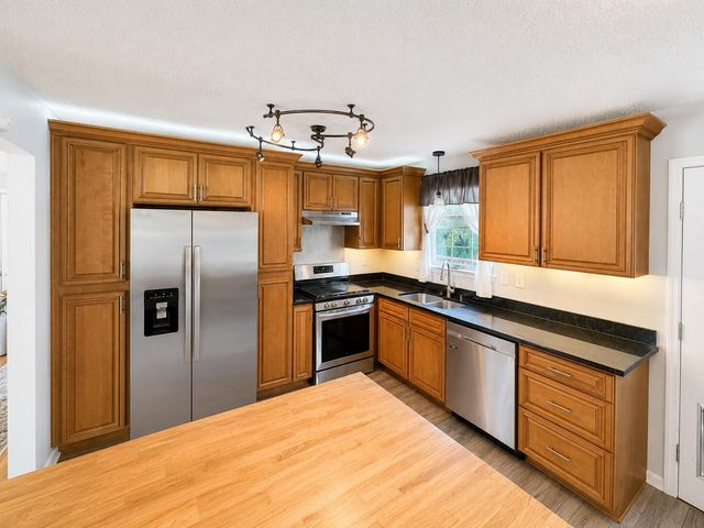 8618 Brookshadow Drive, Hixson, TN 37343