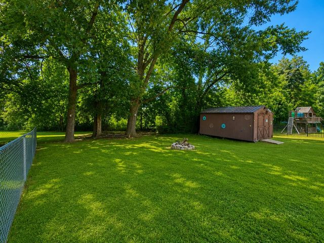 8618 Brookshadow Drive, Hixson, TN 37343
