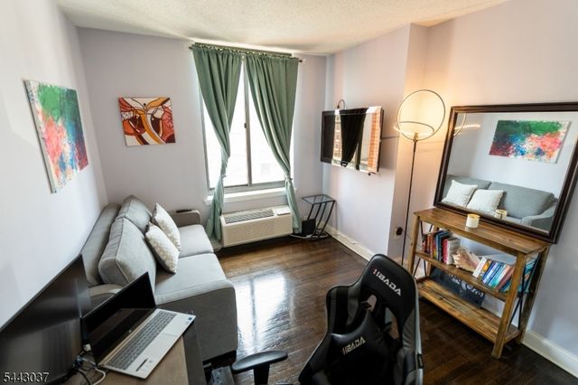 415 Newark St 5A, Hoboken City, NJ 07030