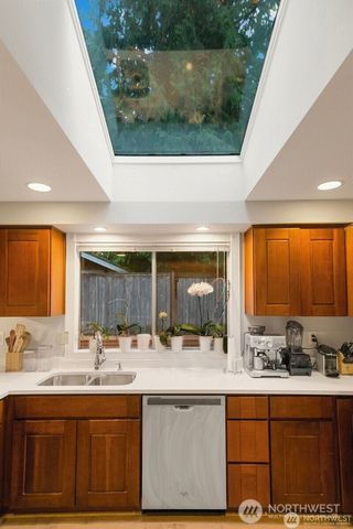 12421 NE 65th Place, Kirkland, WA 98033
