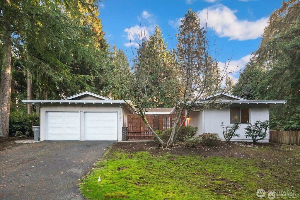 12421 NE 65th Place, Kirkland, WA 98033