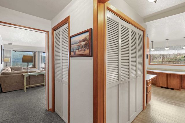 1314 S Lakeside Rd, Liberty Lake, WA 99019