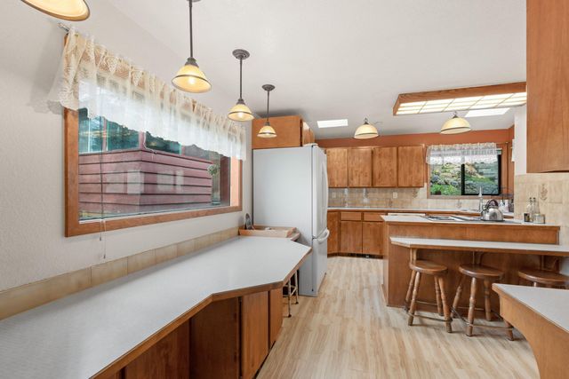 1314 S Lakeside Rd, Liberty Lake, WA 99019