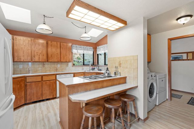 1314 S Lakeside Rd, Liberty Lake, WA 99019