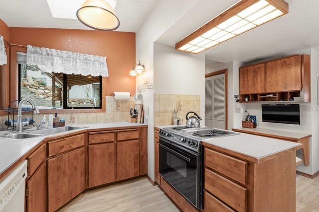 1314 S Lakeside Rd, Liberty Lake, WA 99019