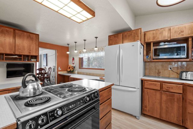 1314 S Lakeside Rd, Liberty Lake, WA 99019