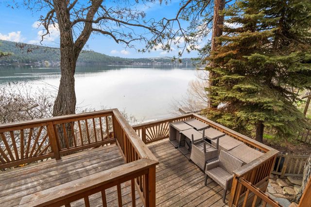 1314 S Lakeside Rd, Liberty Lake, WA 99019