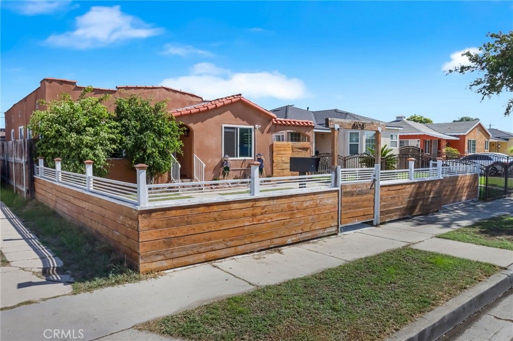 8628 San Juan Avenue, South Gate, CA 90280 — photo 3