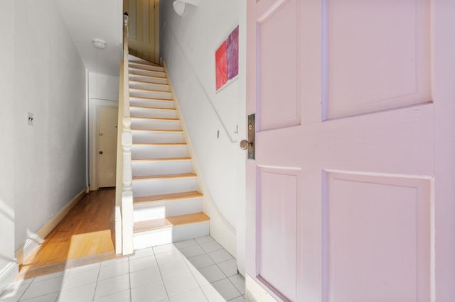 247 Chestnut St 1, Cambridge, MA 02139