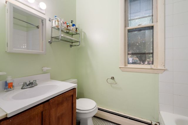247 Chestnut St 1, Cambridge, MA 02139