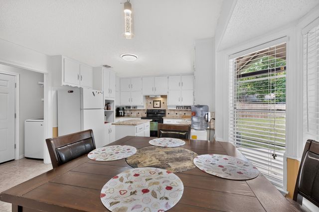 908 Hillside Court, Bedford, TX 76022