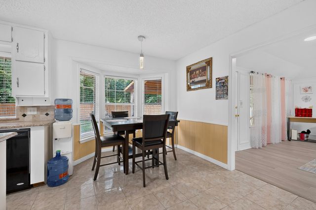 908 Hillside Court, Bedford, TX 76022