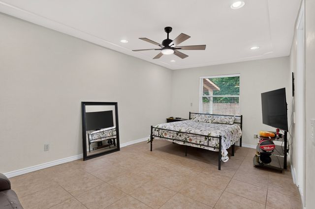 908 Hillside Court, Bedford, TX 76022