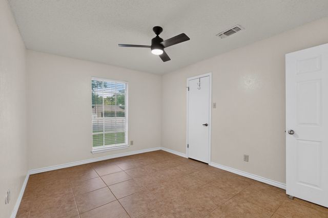 908 Hillside Court, Bedford, TX 76022