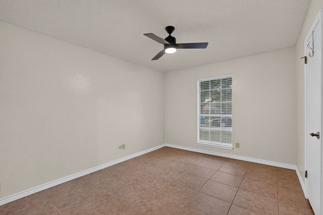 908 Hillside Court, Bedford, TX 76022