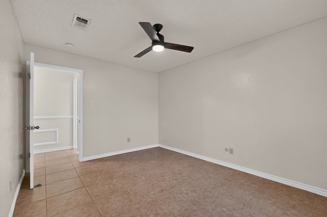 908 Hillside Court, Bedford, TX 76022