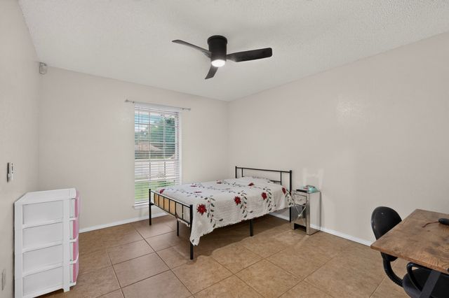 908 Hillside Court, Bedford, TX 76022