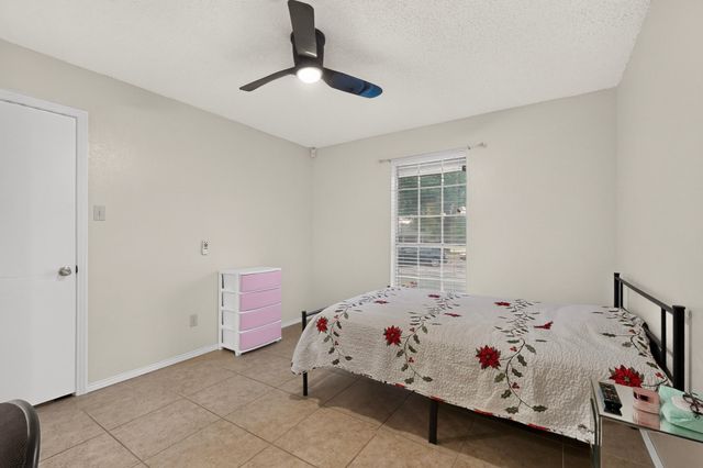 908 Hillside Court, Bedford, TX 76022