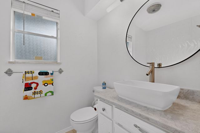 908 Hillside Court, Bedford, TX 76022