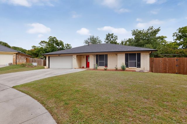 908 Hillside Court, Bedford, TX 76022